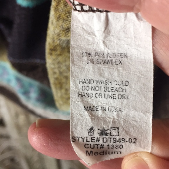 Peaches & Cream Aztec Stripe Cropped Sweater - Picture 4 of 5